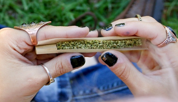 Top 5 Alternative Uses for Rolling Papers